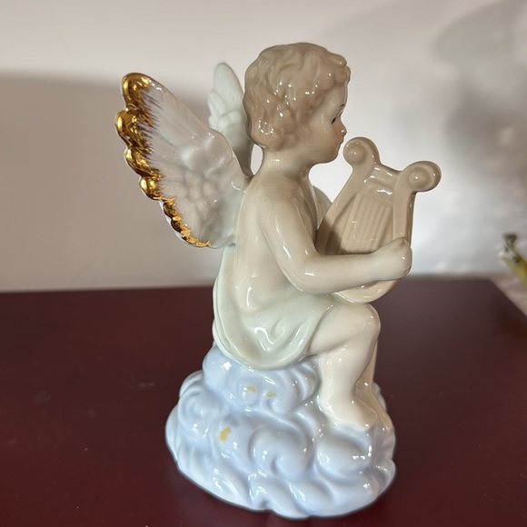 Vintage Cherub Figurine angel playing a harp - Picture 3 of 6